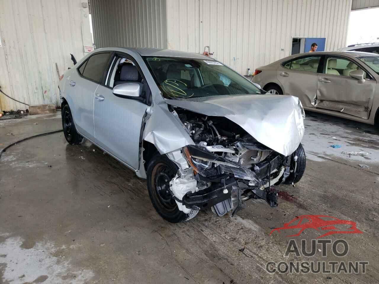 TOYOTA COROLLA 2018 - 5YFBURHE2JP824333