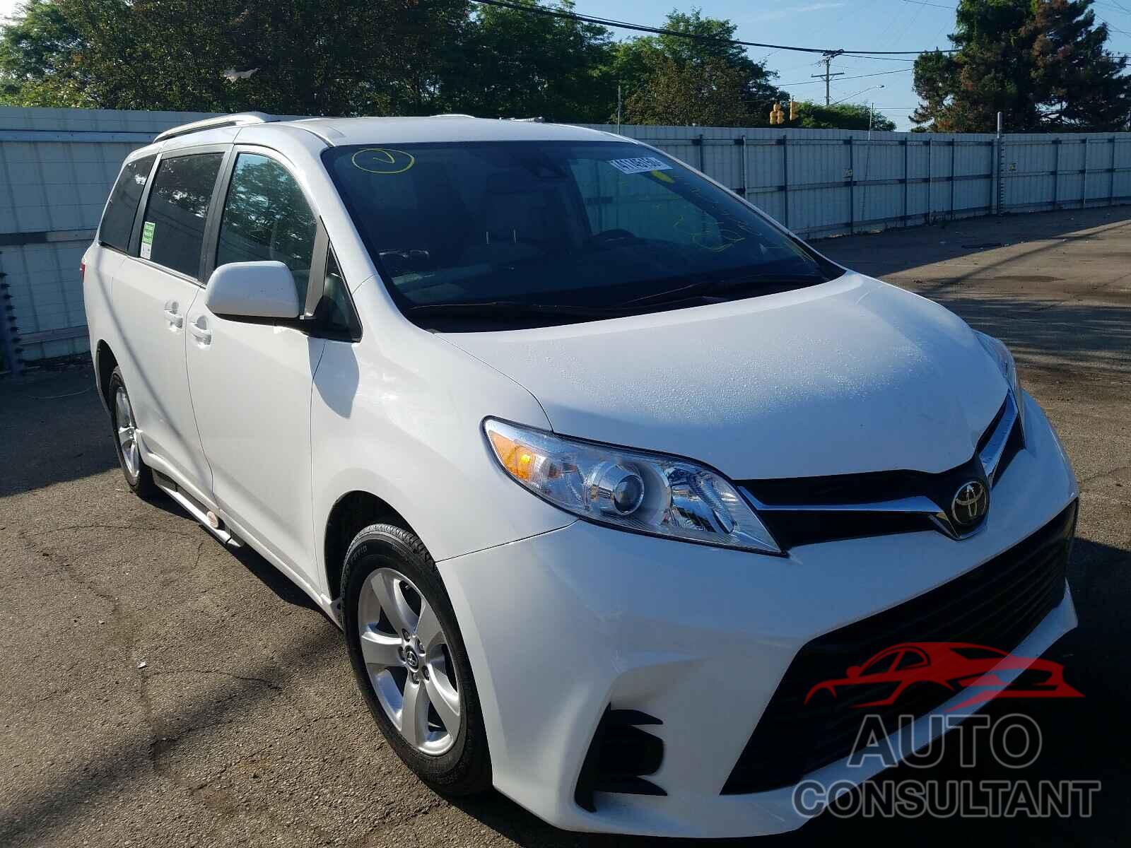 TOYOTA SIENNA 2018 - 5TDKZ3DC9JS920390