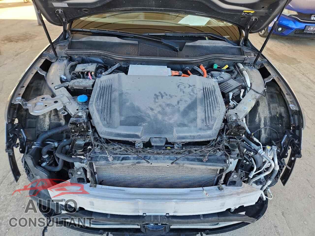 AUDI E-TRON 2019 - WA1VAAGE8KB013865