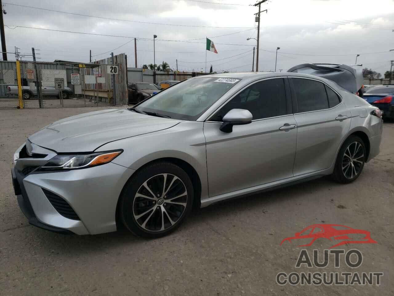 TOYOTA CAMRY 2018 - 4T1B11HK8JU653649