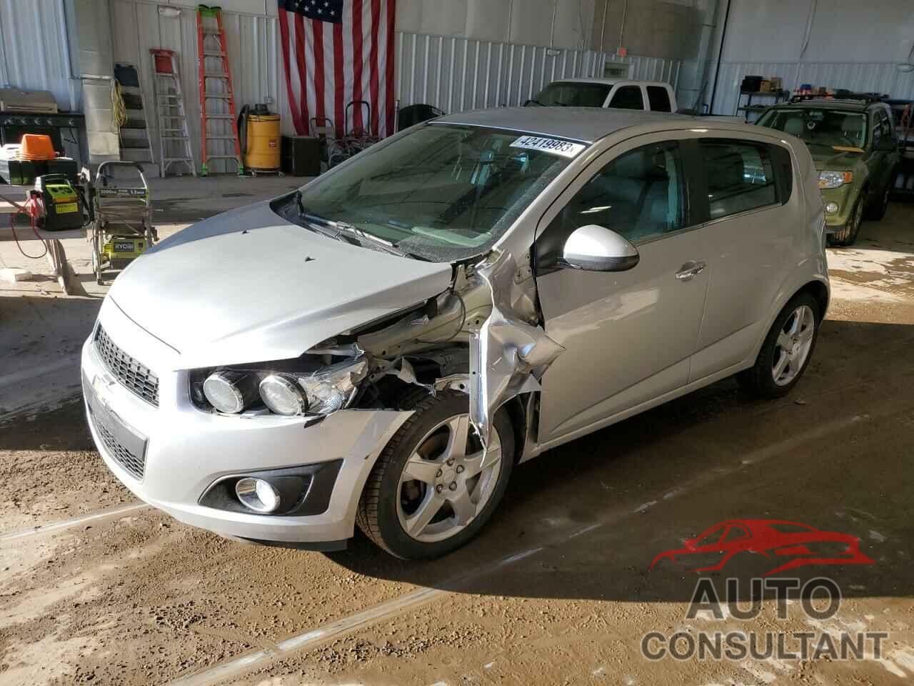 CHEVROLET SONIC 2015 - 1G1JE6SB4F4145205