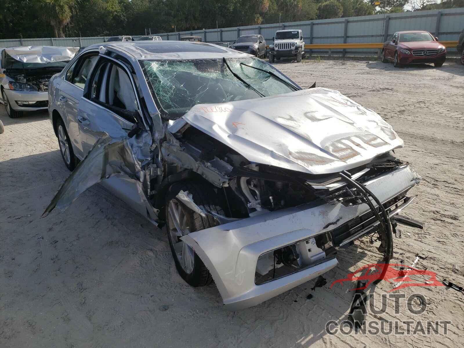 VOLKSWAGEN PASSAT 2018 - 1VWBA7A37JC030410