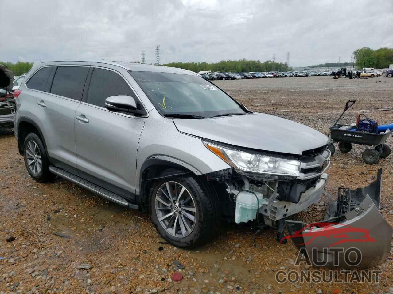 TOYOTA HIGHLANDER 2019 - 5TDKZRFH6KS557771