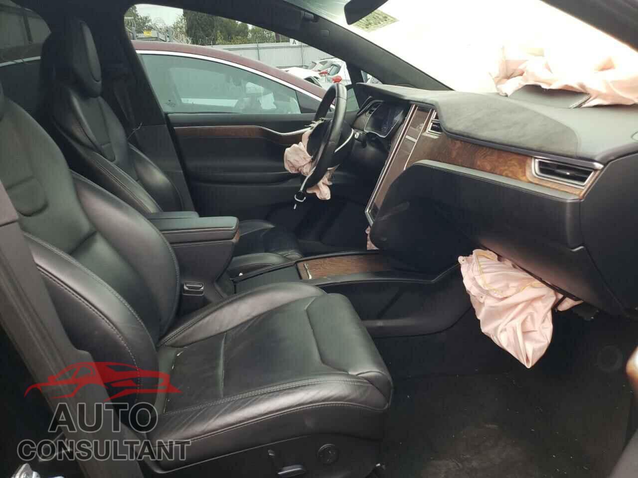 TESLA MODEL X 2017 - 5YJXCBE28HF044143