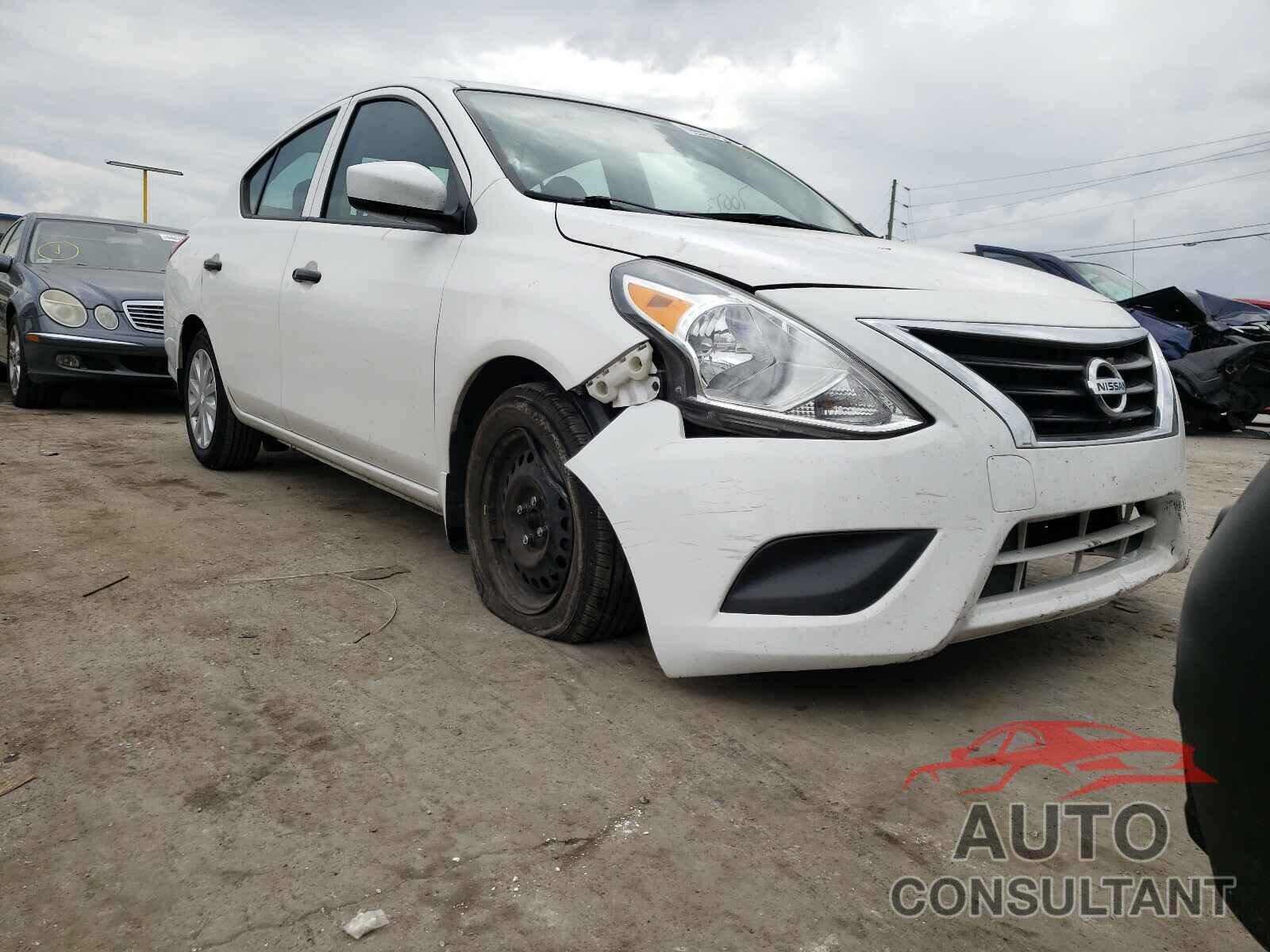 NISSAN VERSA 2017 - 3N1CN7AP9HL817472