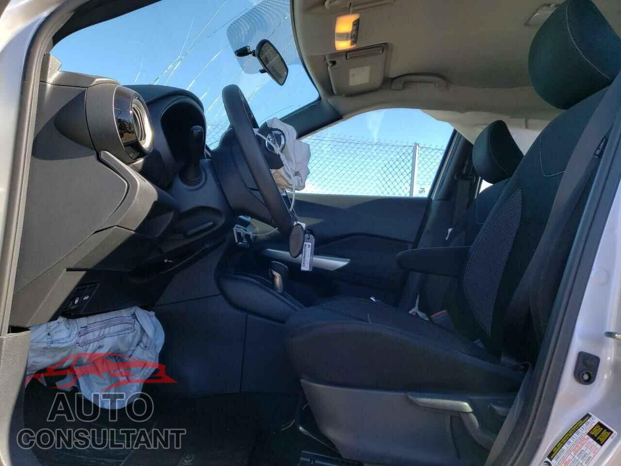 NISSAN KICKS 2019 - 3N1CP5CU3KL552590