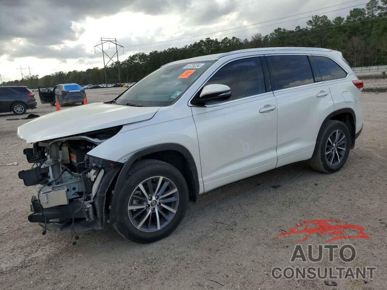 TOYOTA HIGHLANDER 2018 - 5TDKZRFH3JS537265