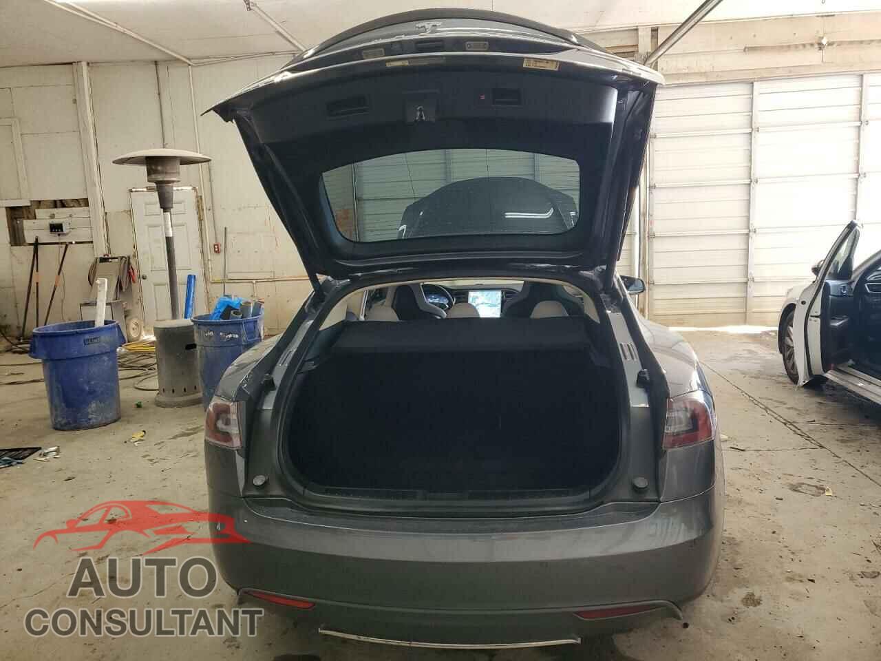 TESLA MODEL S 2013 - 5YJSA1DN0DFP26935