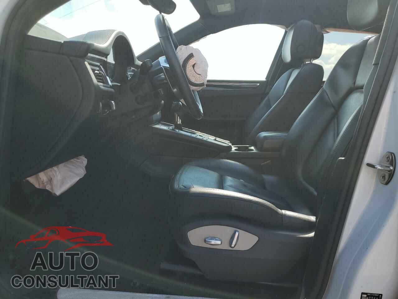 PORSCHE MACAN 2017 - WP1AA2A53HLB07088