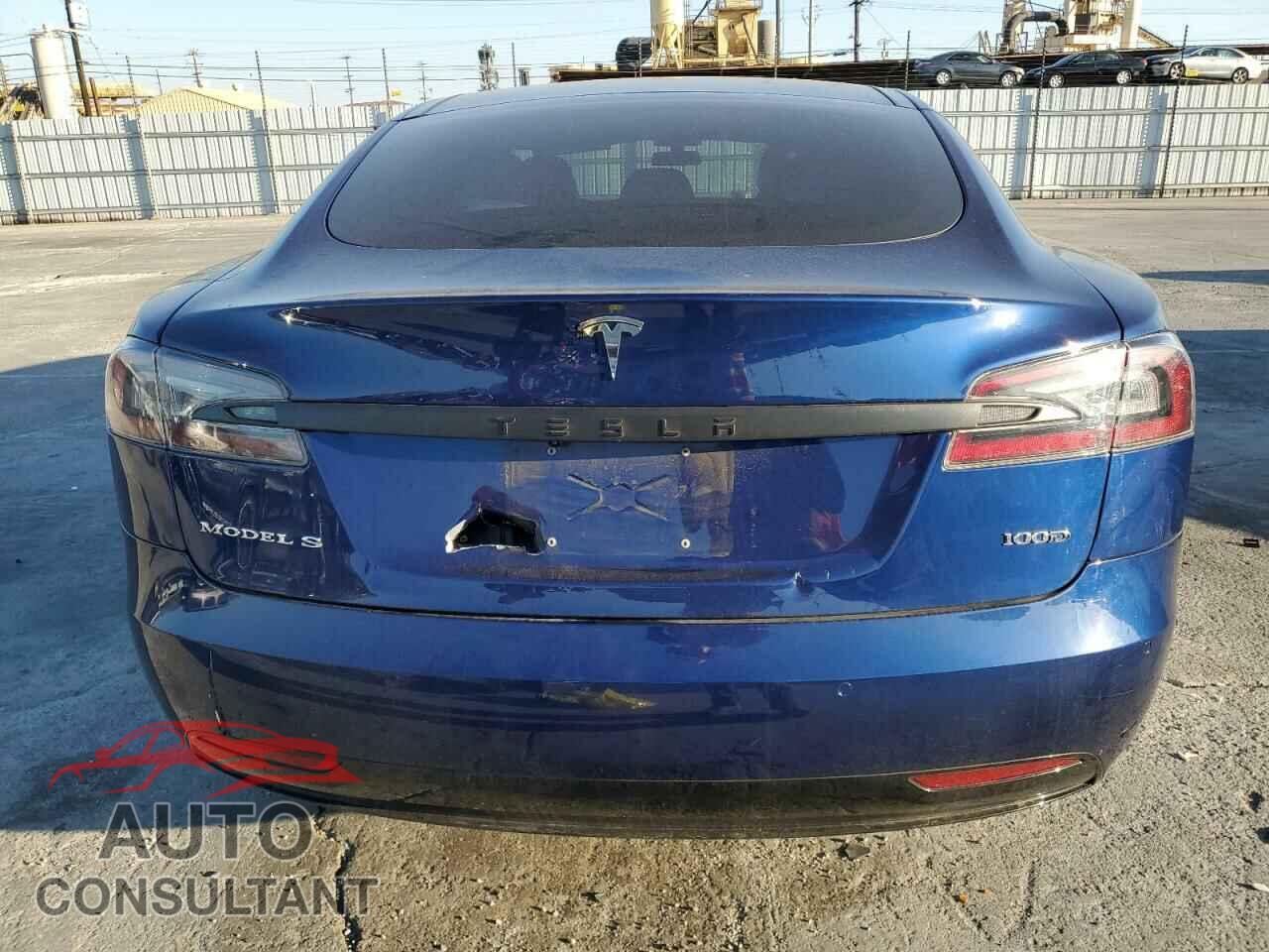 TESLA MODEL S 2017 - 5YJSA1E2XHF209927