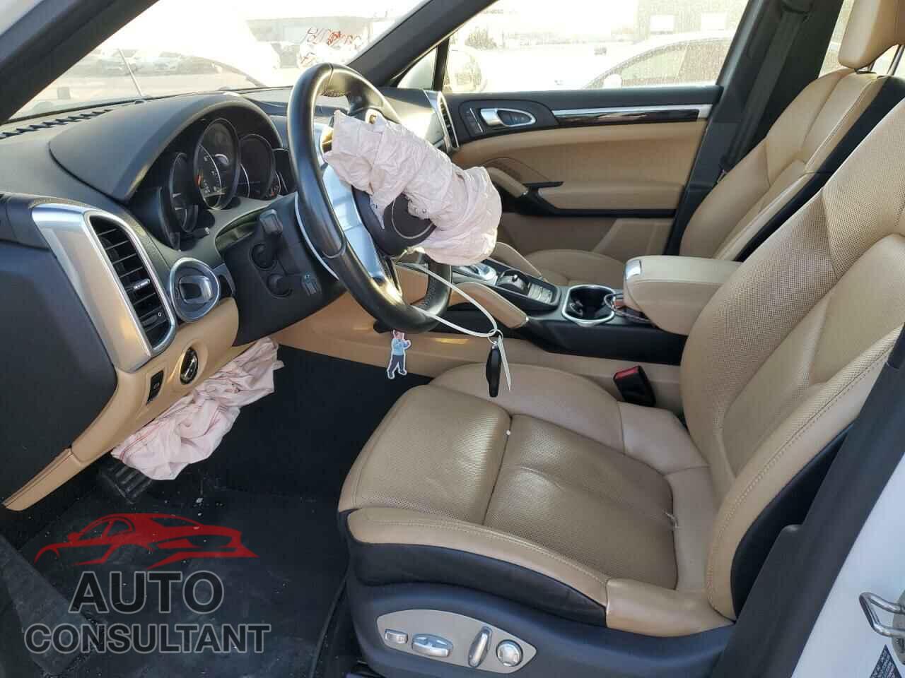 PORSCHE CAYENNE 2016 - WP1AA2A29GLA08683