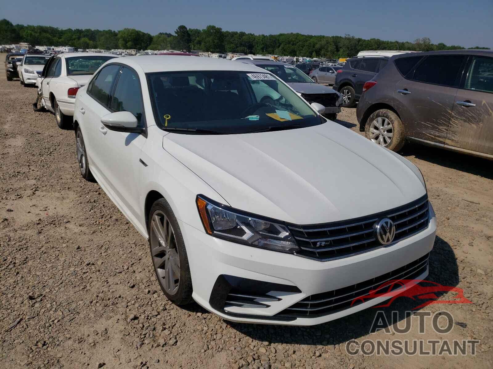 VOLKSWAGEN PASSAT 2018 - 1VWAA7A34JC030263
