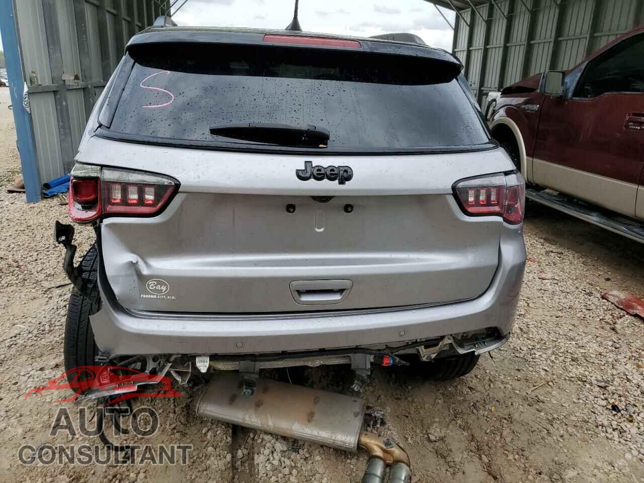 JEEP COMPASS 2018 - 3C4NJCBB3JT486620