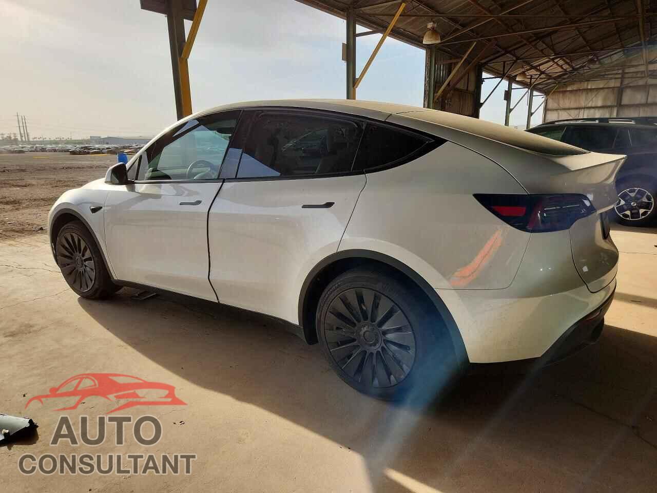 TESLA MODEL Y 2024 - 7SAYGAEE7RF046578