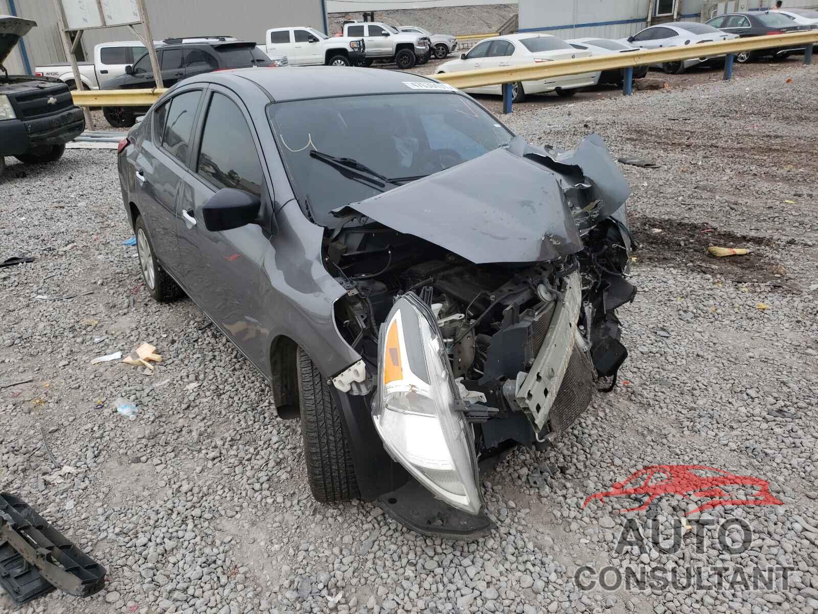 NISSAN VERSA 2017 - 3N1CN7AP3HL823901