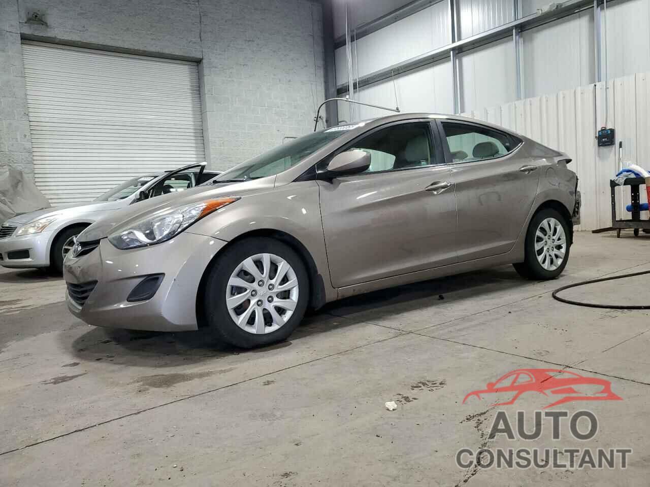 HYUNDAI ELANTRA 2013 - 5NPDH4AE2DH176407