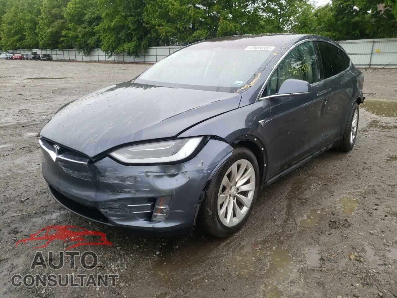 TESLA MODEL X 2017 - 5YJXCBE23HF077356