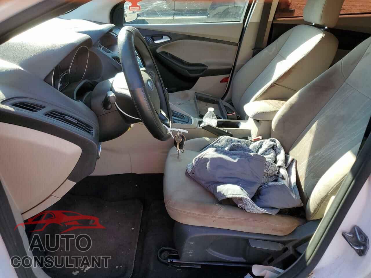 FORD FOCUS 2017 - 1FADP3F26HL241701