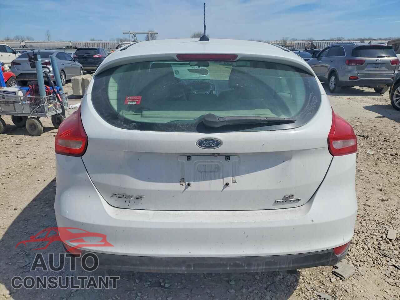 FORD FOCUS 2015 - 1FADP3K27FL264357