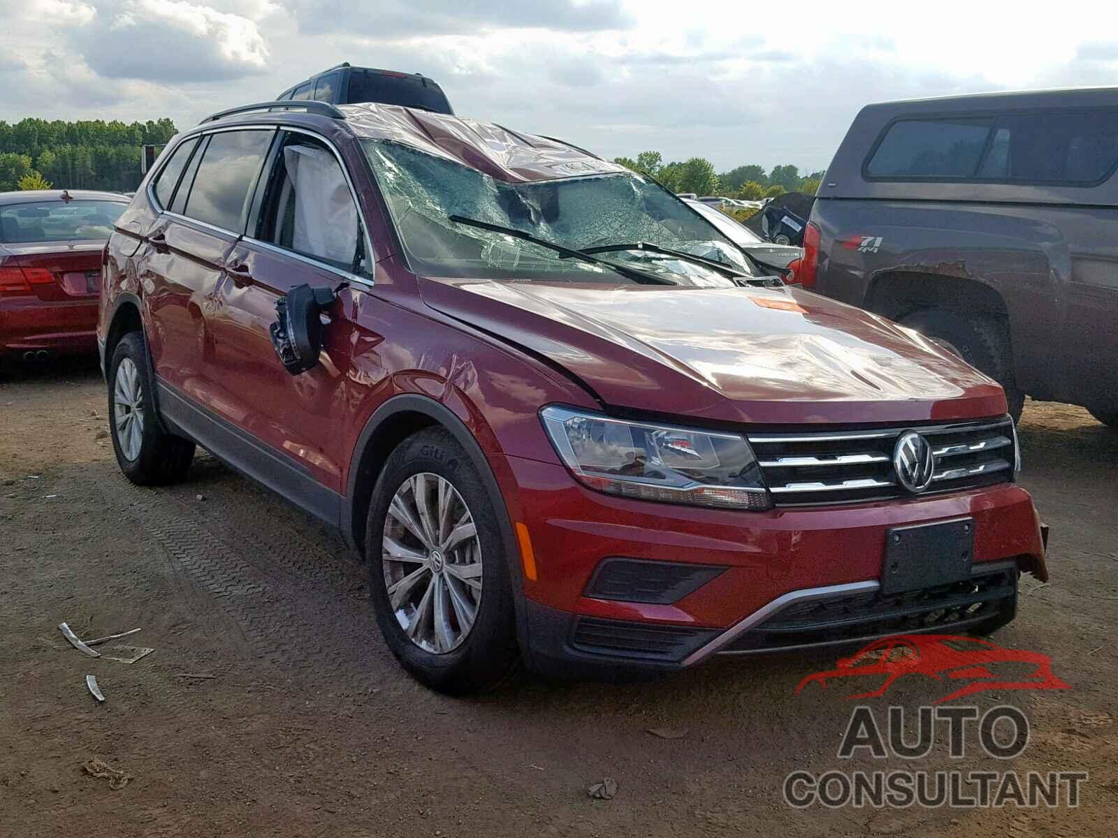 VOLKSWAGEN TIGUAN SE 2019 - 3VV2B7AX0KM044184