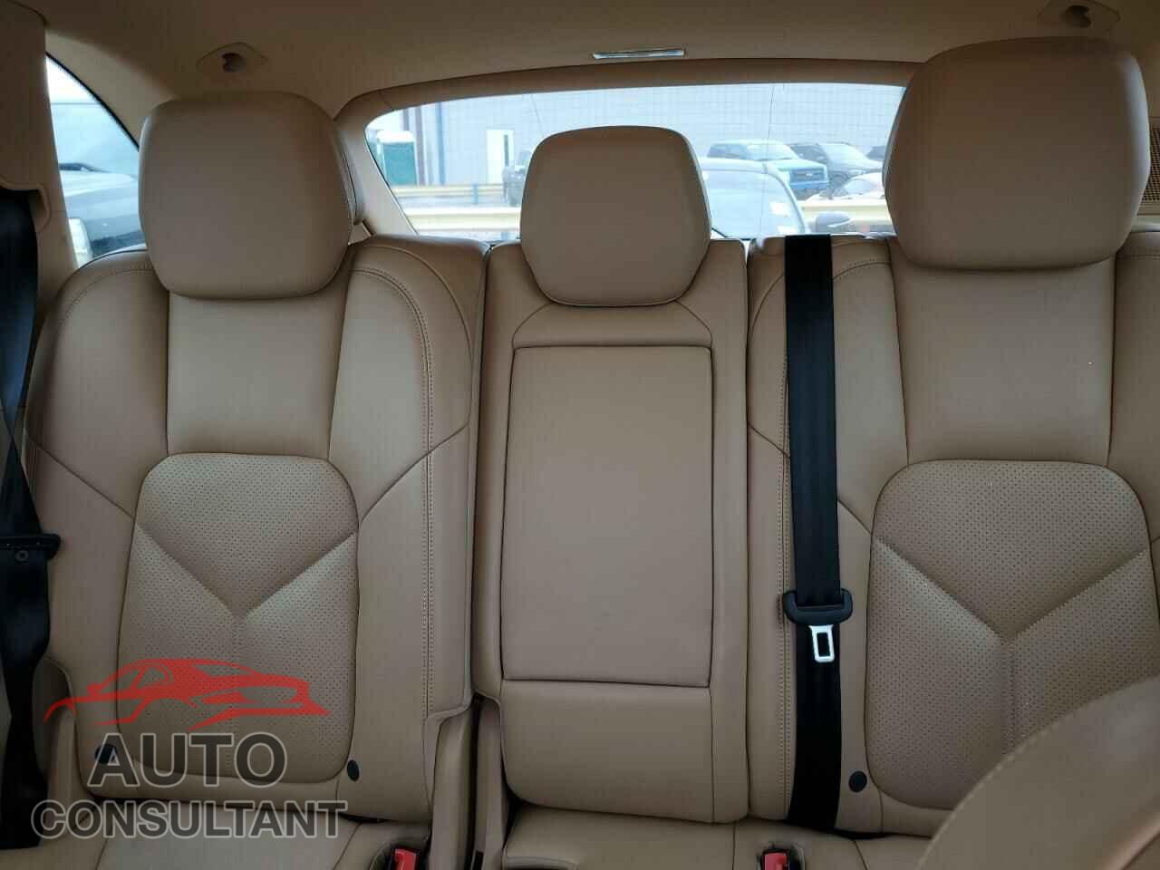 PORSCHE CAYENNE 2016 - WP1AA2A2XGLA11205