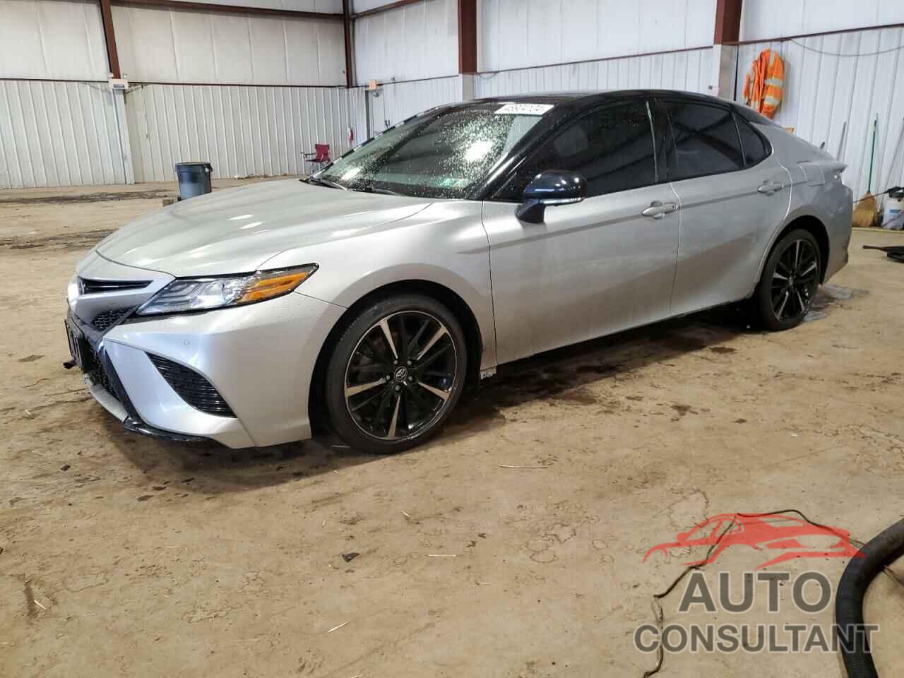 TOYOTA CAMRY 2018 - 4T1B61HK2JU074996