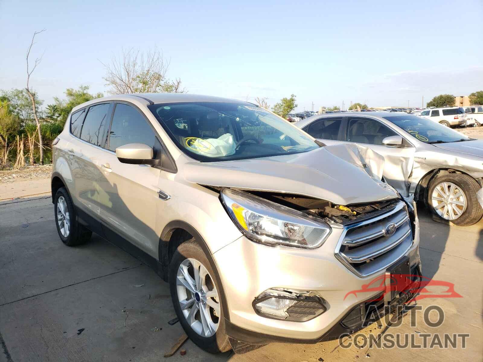 FORD ESCAPE 2017 - 1FMCU0GD8HUF06735
