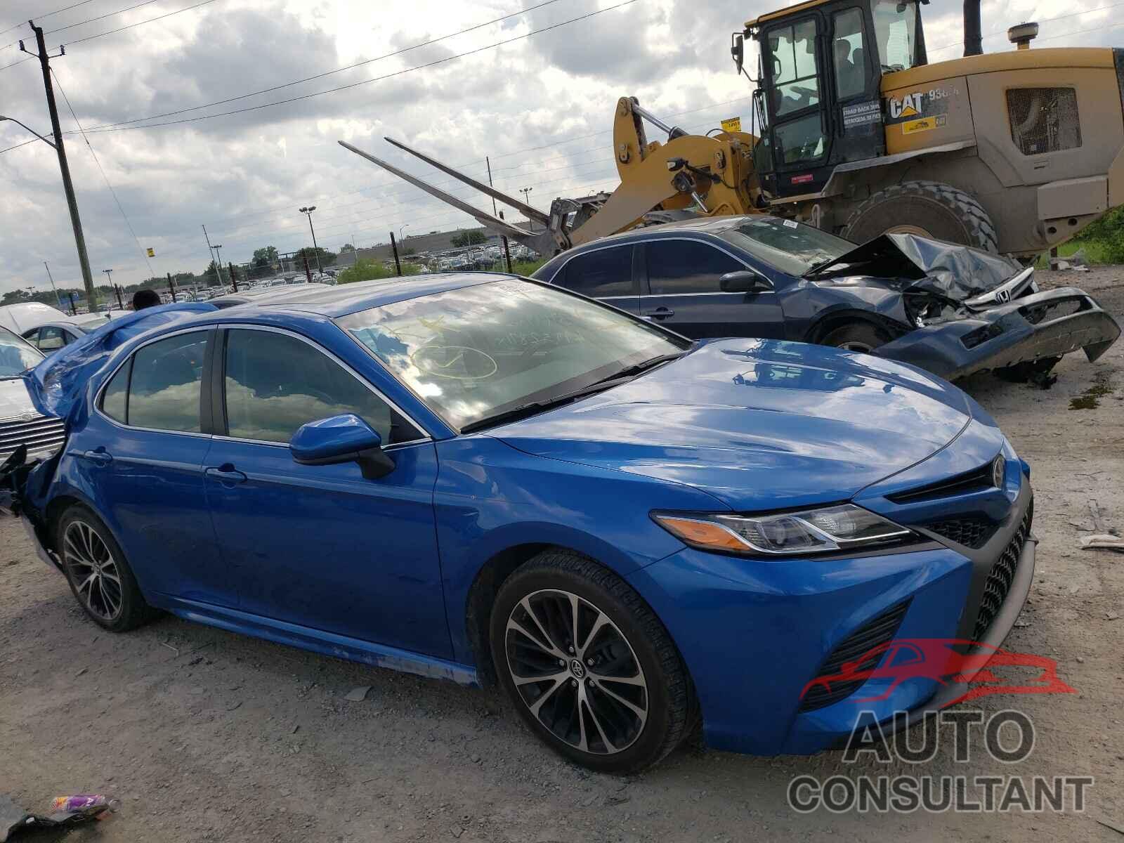 TOYOTA CAMRY 2018 - 4T1B11HK1JU051627