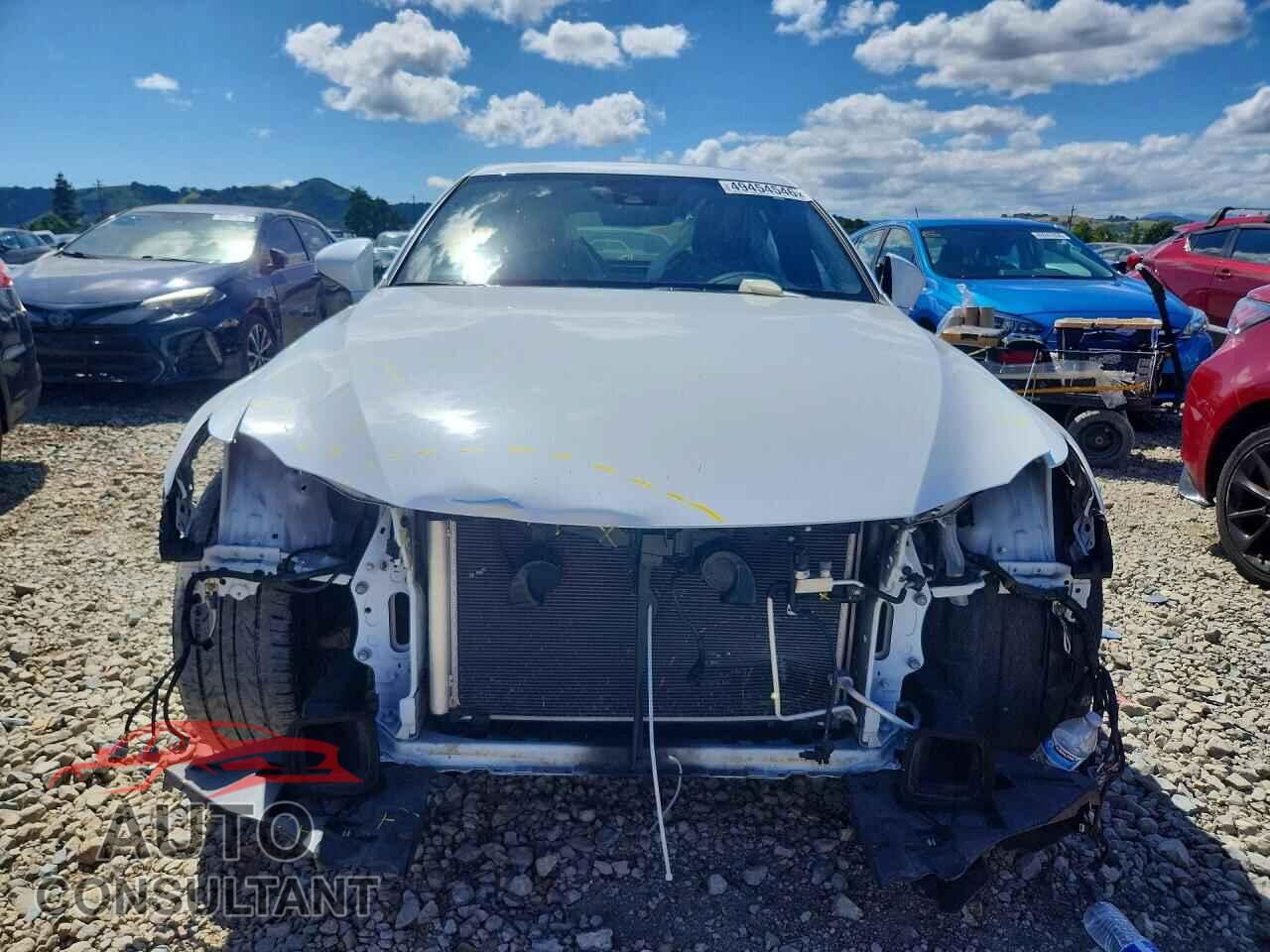 LEXUS IS 2018 - JTHBZ1D23J5032539