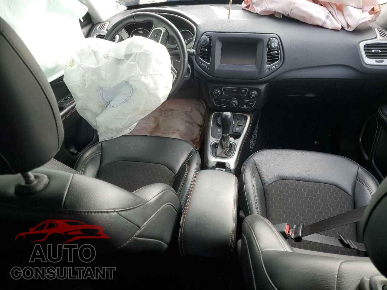 JEEP COMPASS 2020 - 3C4NJDBB0LT158225
