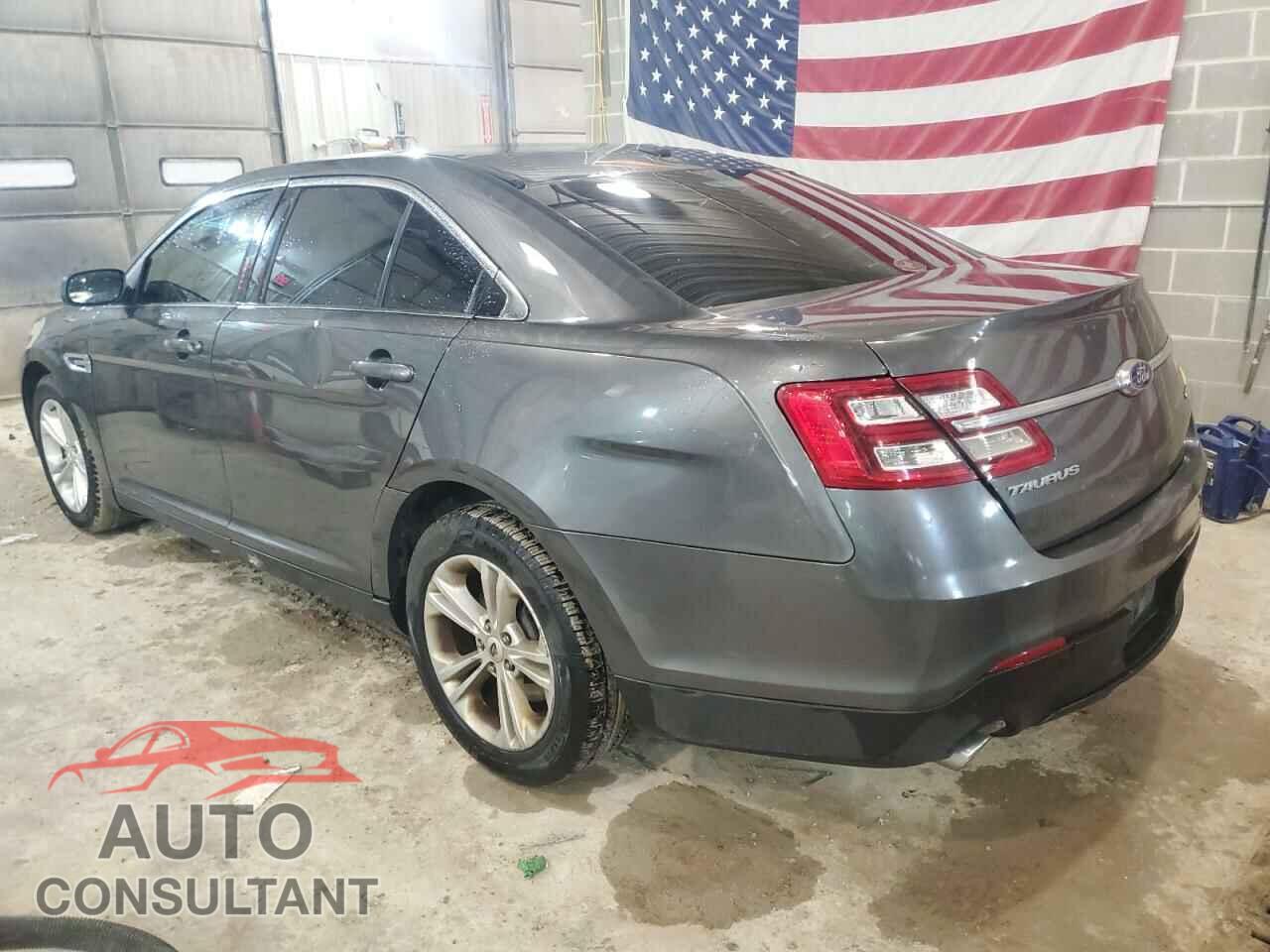 FORD TAURUS 2018 - 1FAHP2D8XJG134796