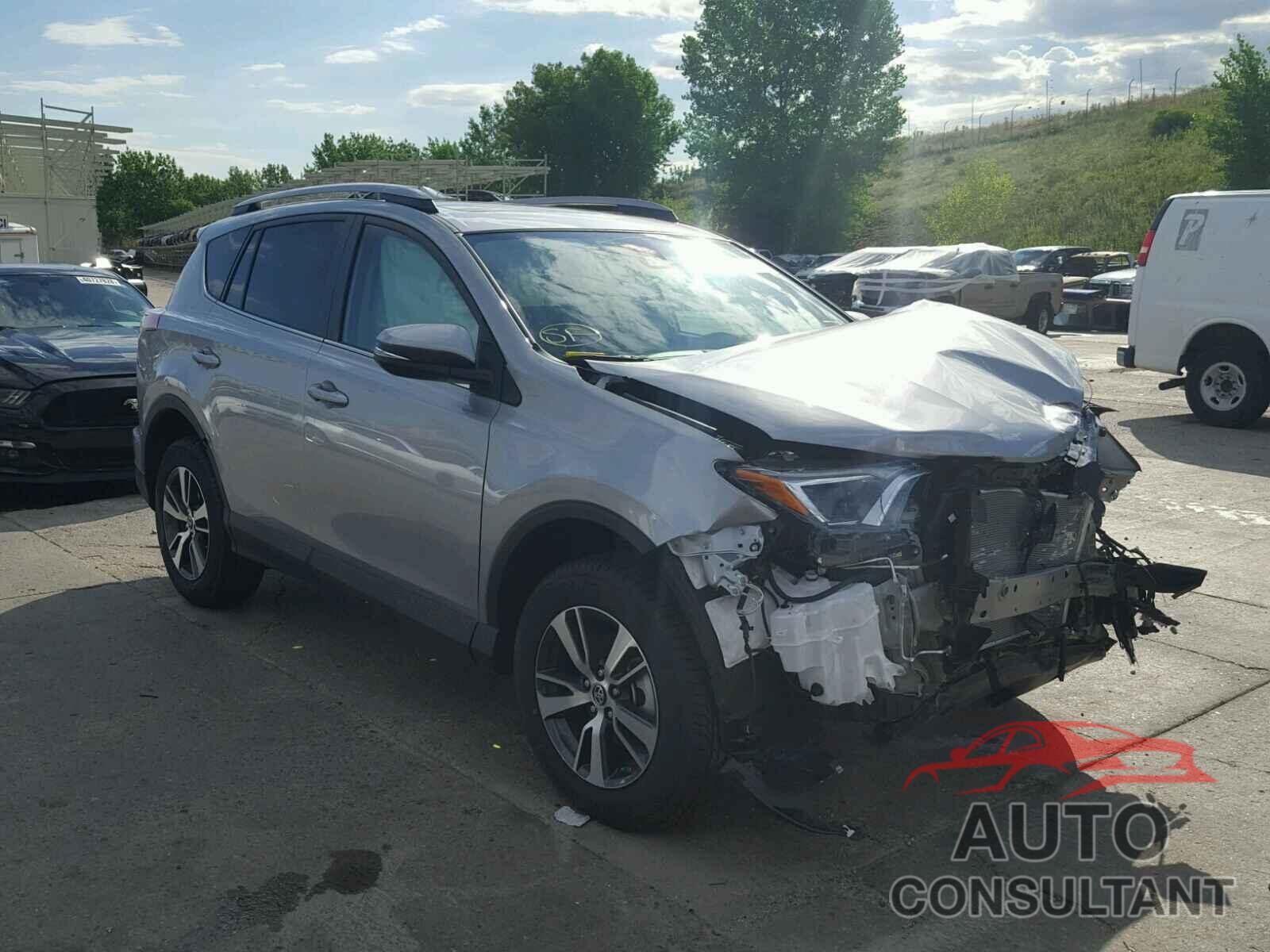 TOYOTA RAV4 XLE 2017 - 2T3RFREV2HW663544