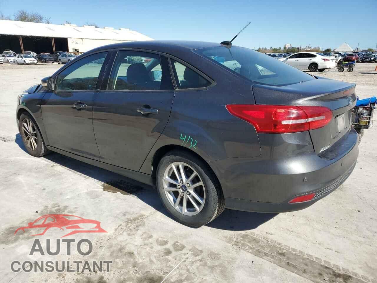 FORD FOCUS 2015 - 1FADP3F22FL299799