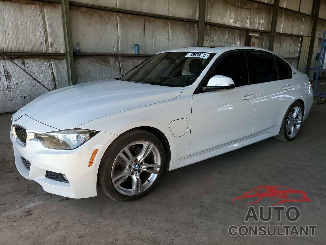 BMW 3 SERIES 2017 - WBA8E1C33HA159341