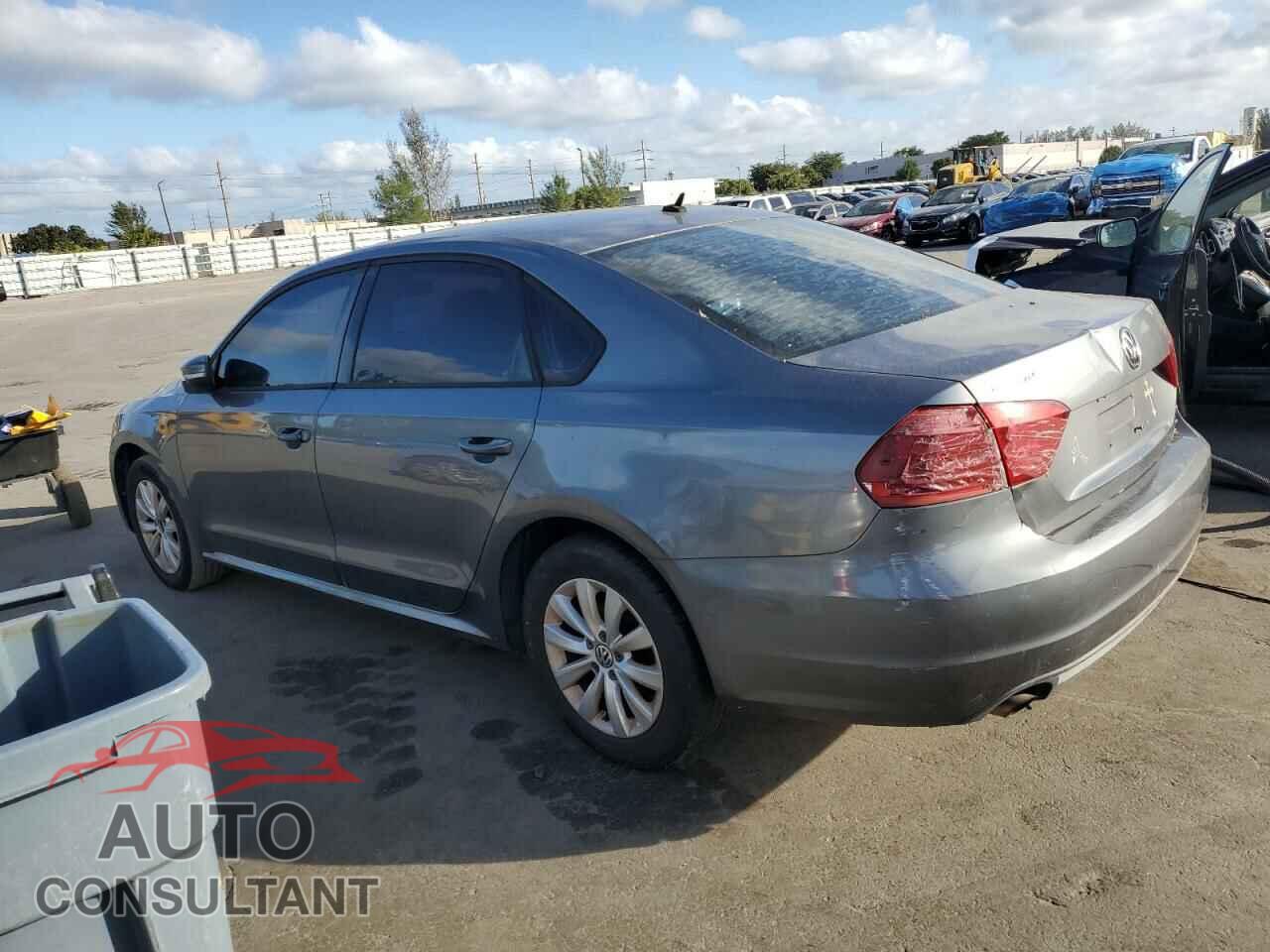 VOLKSWAGEN PASSAT 2012 - 1VWAP7A30CC107633