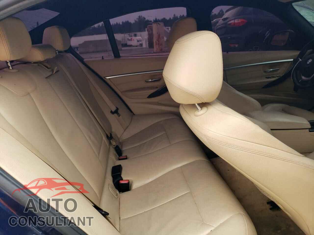 BMW 3 SERIES 2016 - WBA8E9G50GNU27764