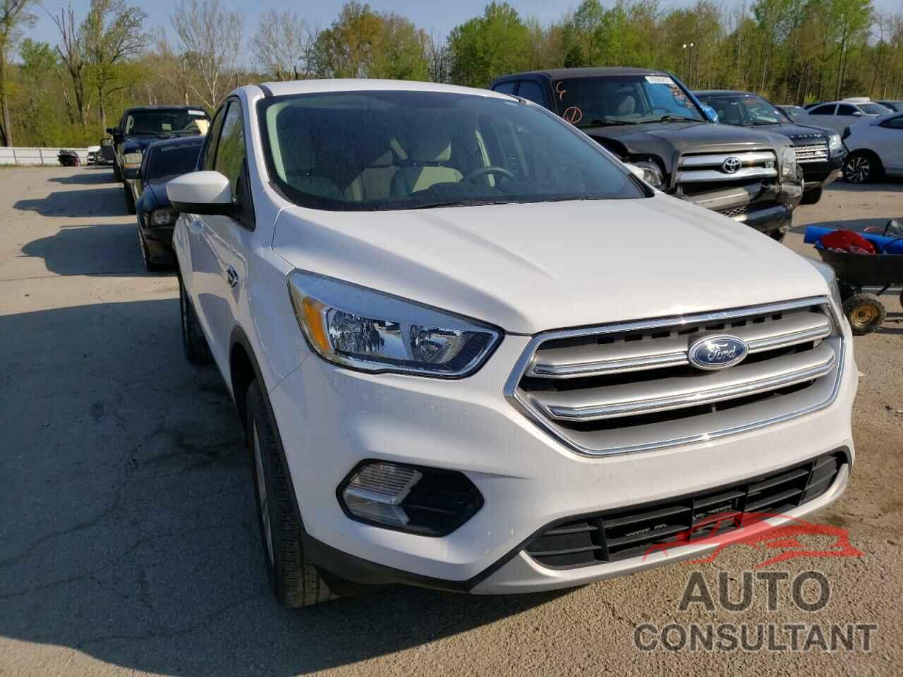 FORD ESCAPE 2017 - 1FMCU0GD1HUC19334