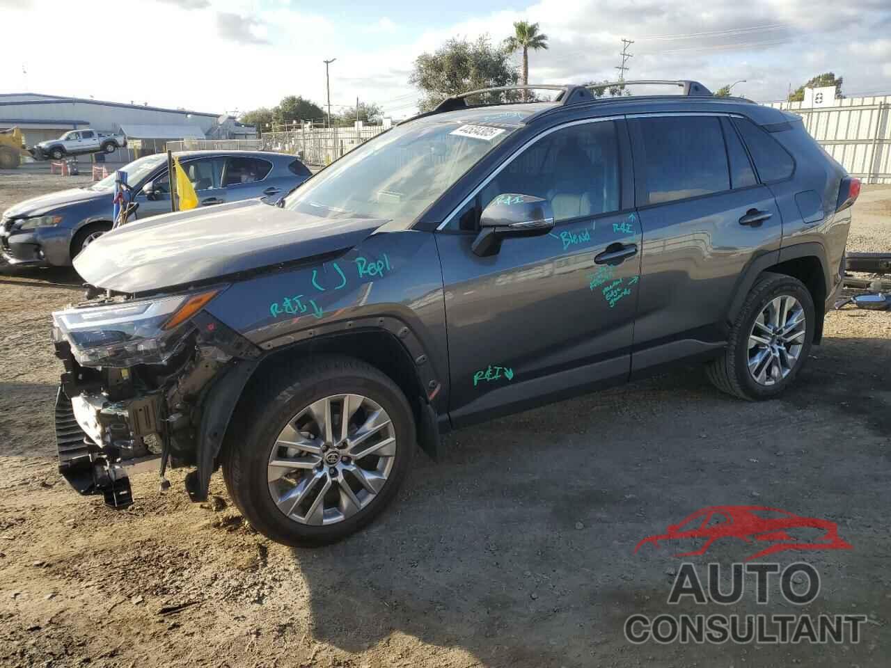 TOYOTA RAV4 2023 - 2T3C1RFV0PW296659