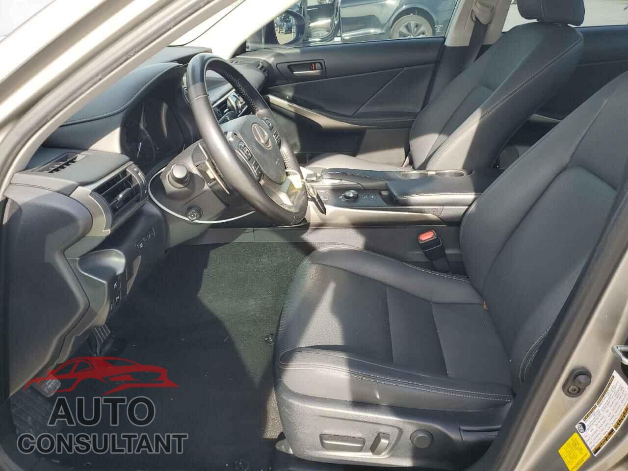LEXUS IS 2020 - JTHDA1D27L5104488