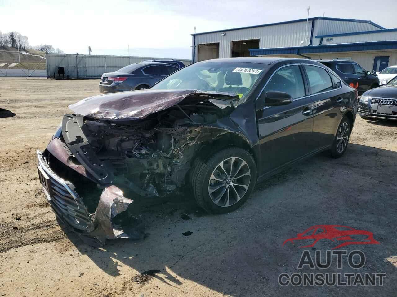 TOYOTA AVALON 2018 - 4T1BK1EB4JU286329