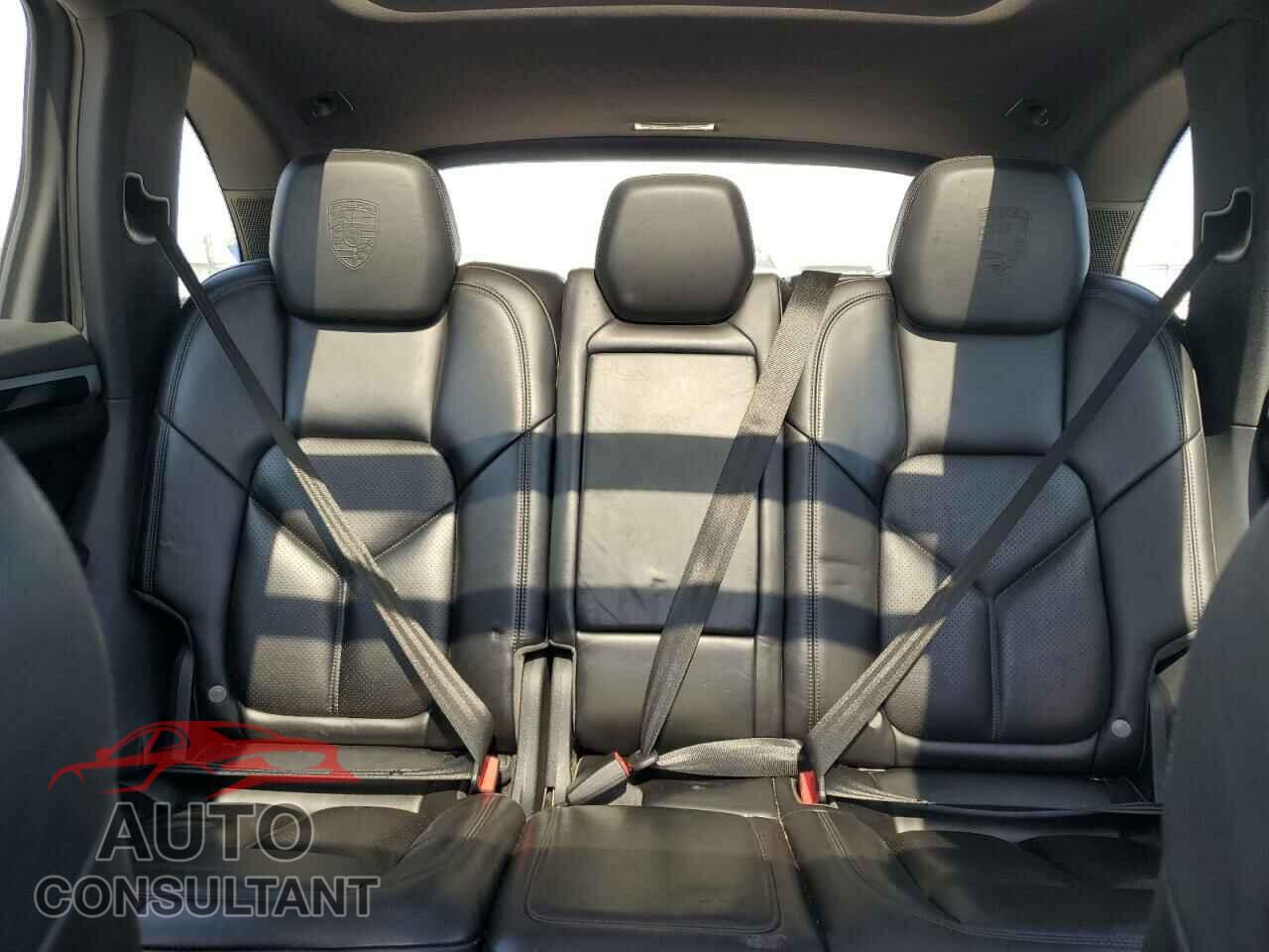 PORSCHE CAYENNE 2017 - WP1AA2A23HKA85721