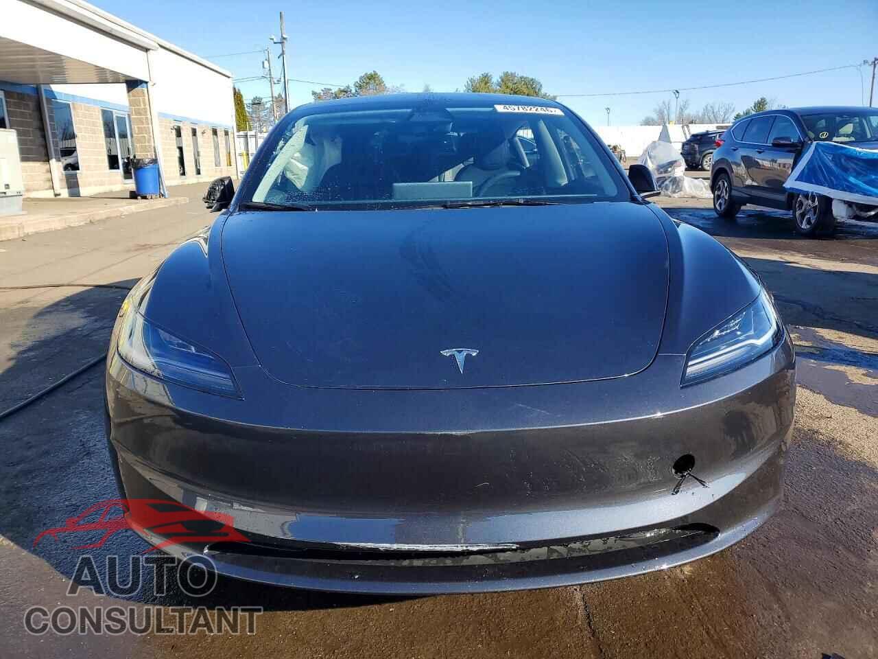 TESLA MODEL 3 2025 - 5YJ3E1EA1SF008327