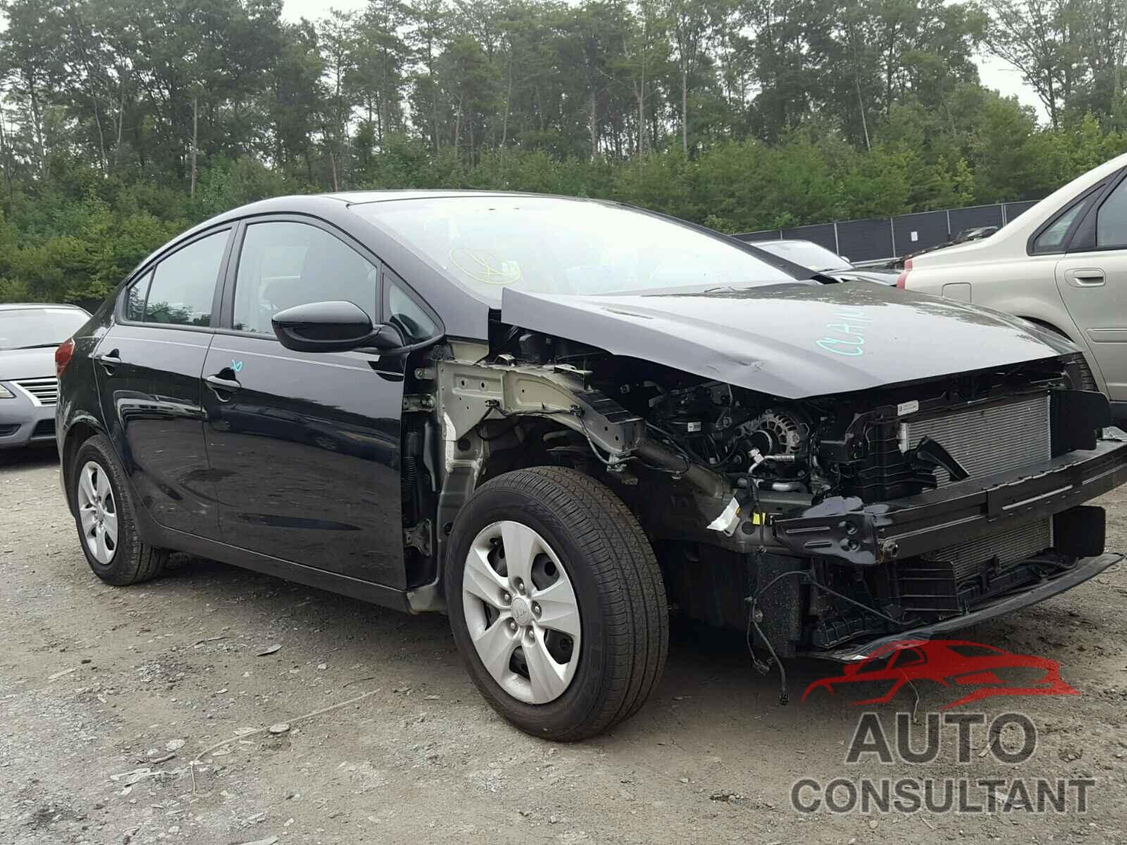 KIA FORTE 2018 - 3KPFK4A74JE235629