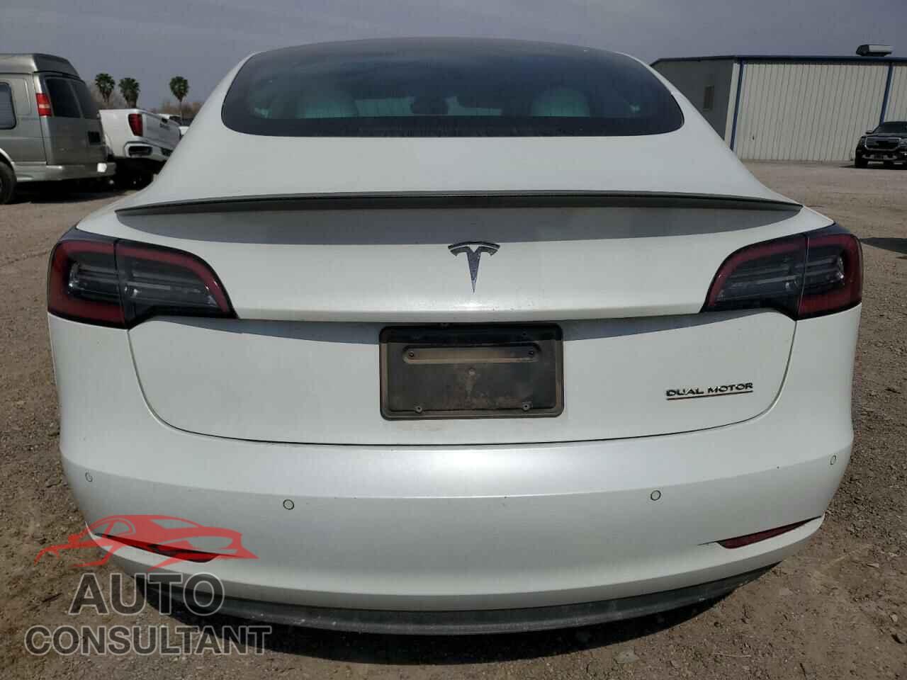 TESLA MODEL 3 2019 - 5YJ3E1EB4KF469711