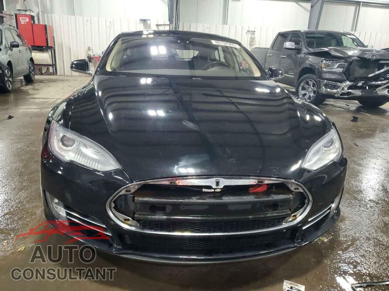 TESLA MODEL S 2013 - 5YJSA1CG6DFP03677