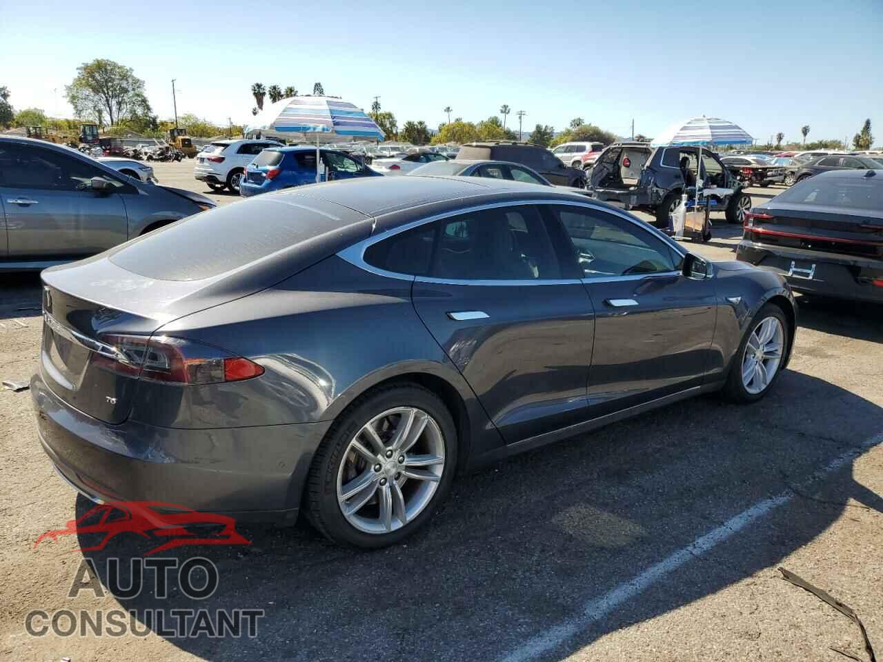 TESLA MODEL S 2015 - 5YJSA1E11FF112944