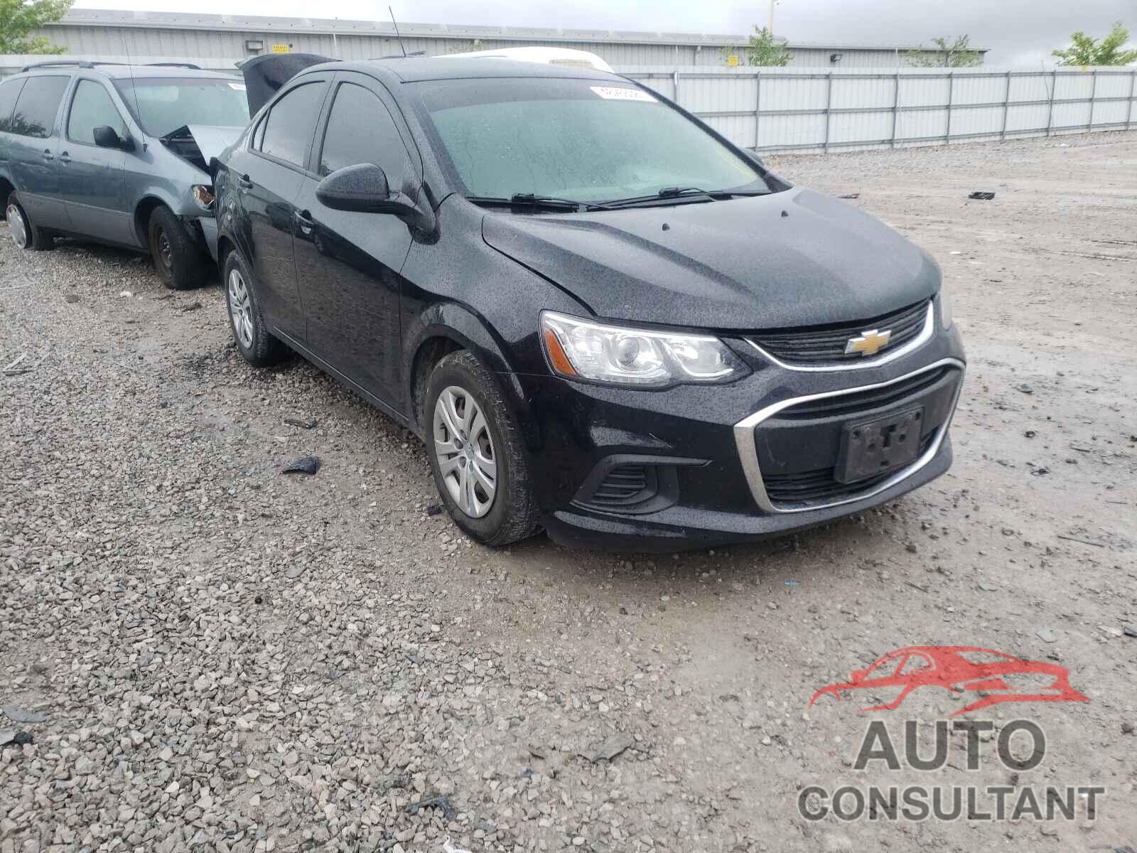 CHEVROLET SONIC 2017 - 1G1JB5SH8H4167721