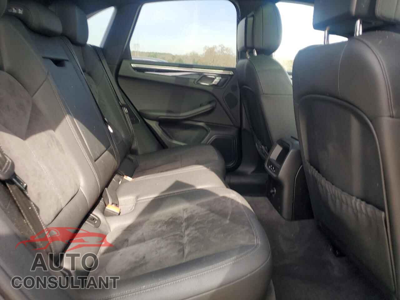 PORSCHE MACAN 2015 - WP1AB2A59FLB61831