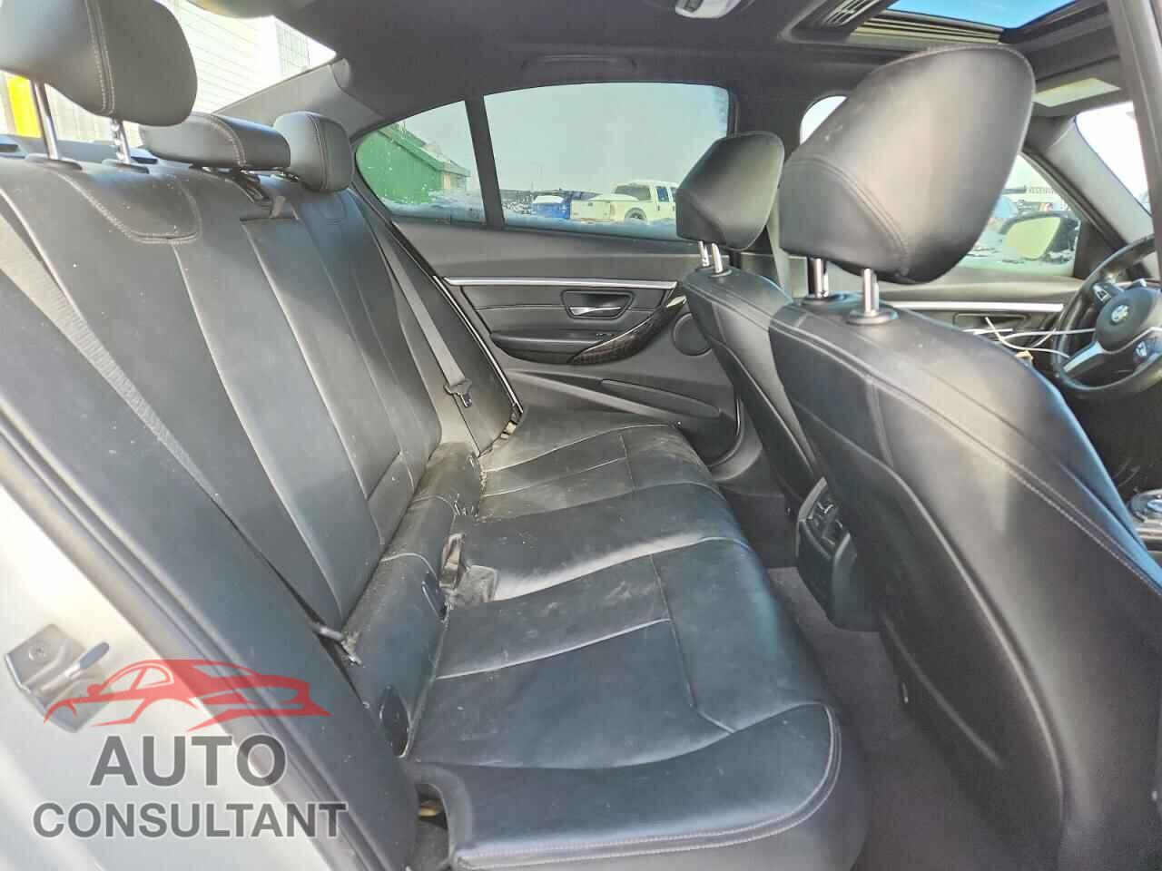BMW 3 SERIES 2016 - WBA8E3G50GNU02635
