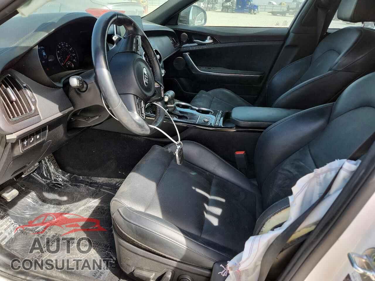 KIA STINGER 2021 - KNAE15LA6M6093840
